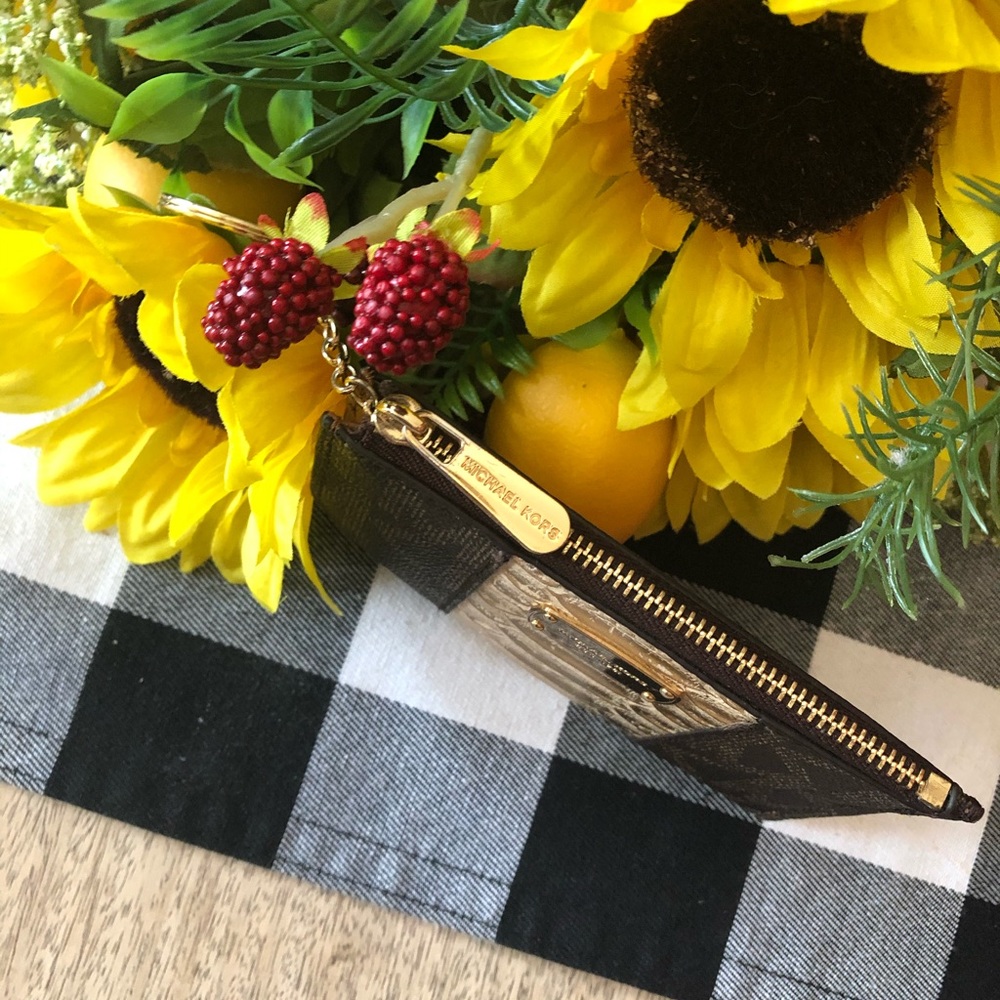 Michael Kors Cardholder Keychain - Picture 12 of 13
